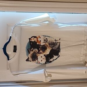White cat Tee shirt